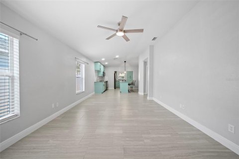 House in Riverview, Florida 4 bedrooms, 148.64 sq.m. № 1757024 - photo 3