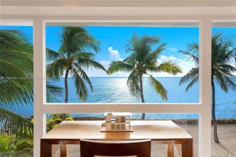 House in Key Largo, Florida 3 bedrooms, 477.52 sq.m. № 1737777 - photo 23