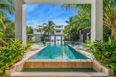 House in Key Largo, Florida 3 bedrooms, 477.52 sq.m. № 1737777 - photo 3