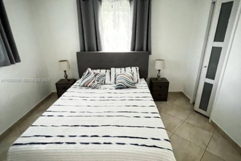 House in Delray Beach, Florida 3 bedrooms, 248.42 sq.m. № 1994173 - photo 23