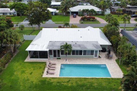 House in Delray Beach, Florida 3 bedrooms, 248.42 sq.m. № 1994173 - photo 3