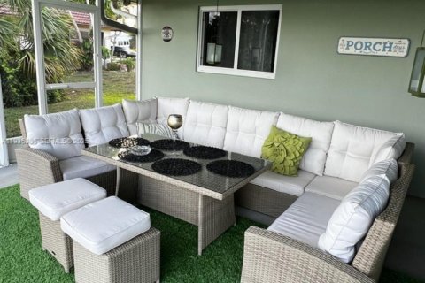 House in Delray Beach, Florida 3 bedrooms, 248.42 sq.m. № 1994173 - photo 21