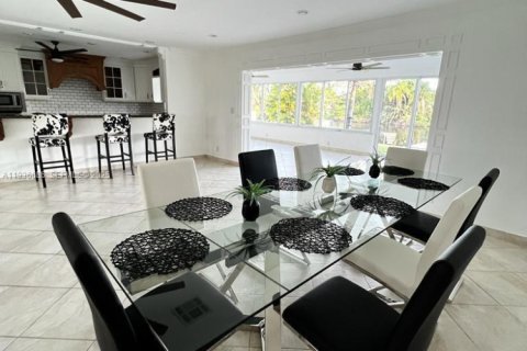 House in Delray Beach, Florida 3 bedrooms, 248.42 sq.m. № 1994173 - photo 29