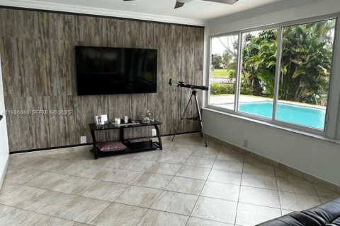 House in Delray Beach, Florida 3 bedrooms, 248.42 sq.m. № 1994173 - photo 30