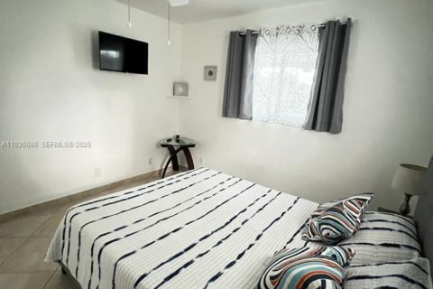 House in Delray Beach, Florida 3 bedrooms, 248.42 sq.m. № 1994173 - photo 18