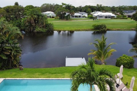 House in Delray Beach, Florida 3 bedrooms, 248.42 sq.m. № 1994173 - photo 8