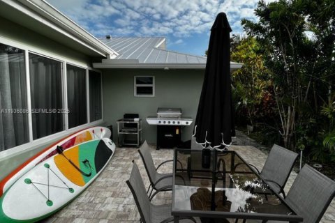House in Delray Beach, Florida 3 bedrooms, 248.42 sq.m. № 1994173 - photo 25