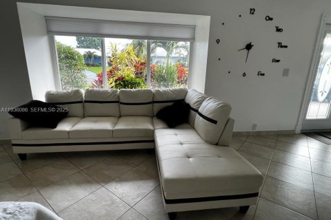 House in Delray Beach, Florida 3 bedrooms, 248.42 sq.m. № 1994173 - photo 19