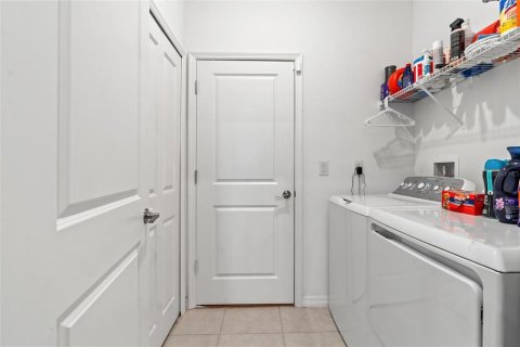 House in Zephyrhills, Florida 2 bedrooms, 131.27 sq.m. № 1857657 - photo 23