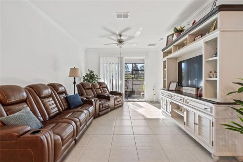 House in Zephyrhills, Florida 2 bedrooms, 131.27 sq.m. № 1857657 - photo 14