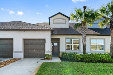 House in Zephyrhills, Florida 2 bedrooms, 131.27 sq.m. № 1857657 - photo 1