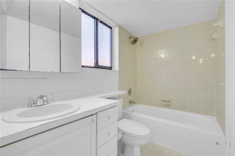 Copropriété à vendre à Miami Lakes, Floride: 1 chambre, 59.46 m2 № 1777720 - photo 12