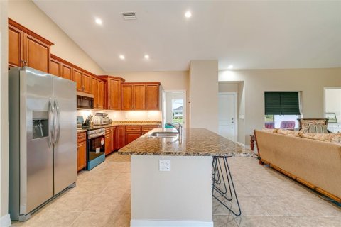 House in Port Charlotte, Florida 3 bedrooms, 149.67 sq.m. № 1525130 - photo 18
