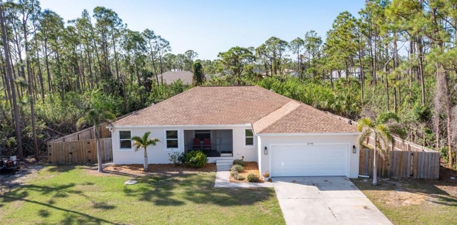 House in Port Charlotte, Florida 3 bedrooms, 149.67 sq.m. № 1525130