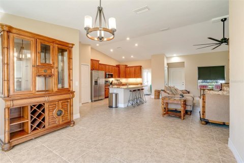 House in Port Charlotte, Florida 3 bedrooms, 149.67 sq.m. № 1525130 - photo 17