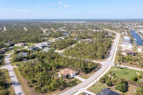 House in Port Charlotte, Florida 3 bedrooms, 149.67 sq.m. № 1525130 - photo 4
