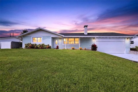 Casa en Daytona Beach, Florida 4 dormitorios, 170.1 m2 № 2137712