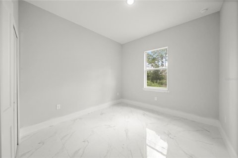 House in Lehigh Acres, Florida 3 bedrooms, 117.99 sq.m. № 1844995 - photo 13