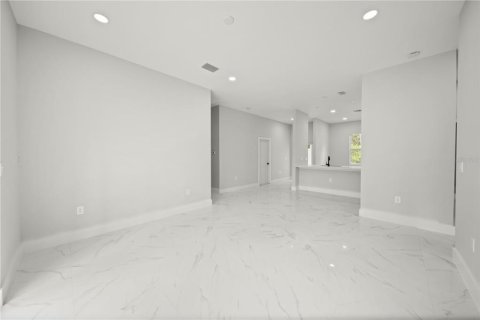 House in Lehigh Acres, Florida 3 bedrooms, 117.99 sq.m. № 1844995 - photo 12