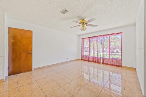 House in Wildwood, Florida 3 bedrooms, 193.24 sq.m. № 1129738 - photo 16