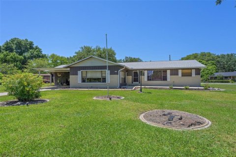 House in Wildwood, Florida 3 bedrooms, 193.24 sq.m. № 1129738 - photo 1