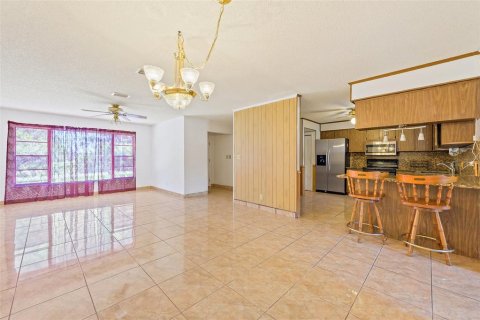 House in Wildwood, Florida 3 bedrooms, 193.24 sq.m. № 1129738 - photo 14