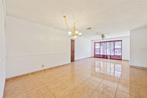 House in Wildwood, Florida 3 bedrooms, 193.24 sq.m. № 1129738 - photo 13