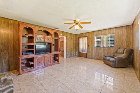 House in Wildwood, Florida 3 bedrooms, 193.24 sq.m. № 1129738 - photo 21