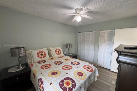 Condo in Tamarac, Florida, 2 bedrooms  № 1840710 - photo 23