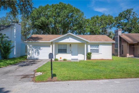 House in Lakeland, Florida 3 bedrooms, 111.85 sq.m. № 1842990 - photo 1