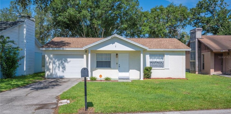 House in Lakeland, Florida 3 bedrooms, 111.85 sq.m. № 1842990