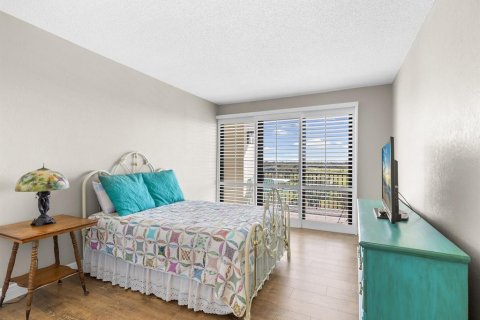 Condo in Belleair, Florida, 2 bedrooms № 2123352 - photo 23