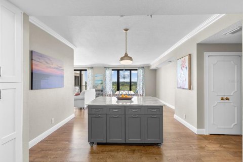 Condo in Belleair, Florida, 2 bedrooms № 2123352 - photo 10