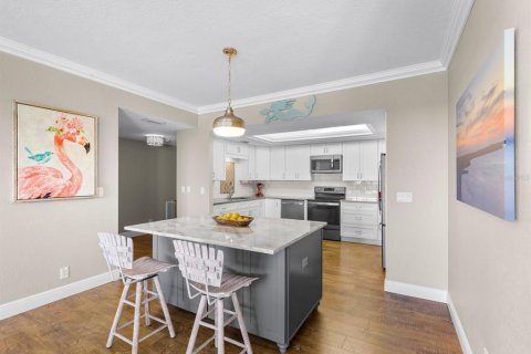 Condo in Belleair, Florida, 2 bedrooms № 2123352 - photo 12