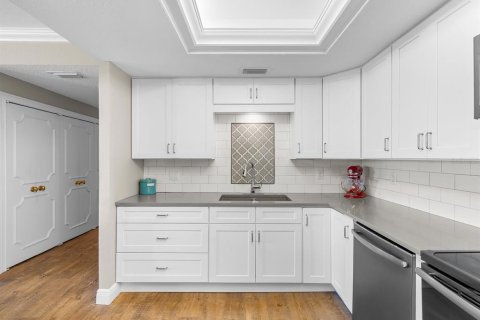 Condo in Belleair, Florida, 2 bedrooms № 2123352 - photo 8