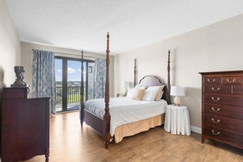 Condo in Belleair, Florida, 2 bedrooms № 2123352 - photo 19