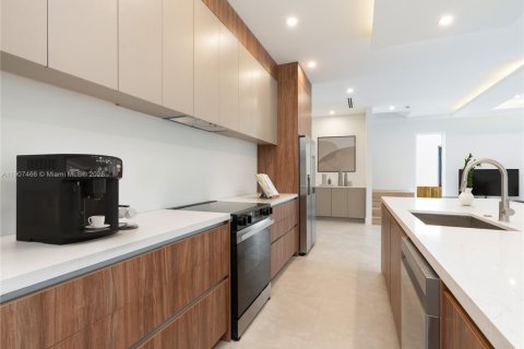 House in Fort Lauderdale, Florida 4 bedrooms, 233 sq.m. № 2012820 - photo 3