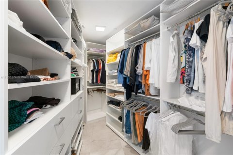 Condo in Sunny Isles Beach, Florida, 2 bedrooms  № 1956901 - photo 30