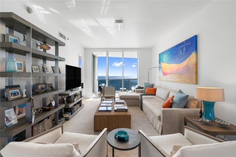 Condo in Sunny Isles Beach, Florida, 2 bedrooms  № 1956901 - photo 11