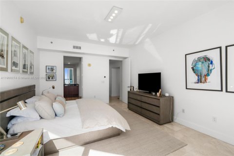 Condo in Sunny Isles Beach, Florida, 2 bedrooms  № 1956901 - photo 24