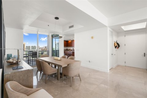 Condo in Sunny Isles Beach, Florida, 2 bedrooms  № 1956901 - photo 14
