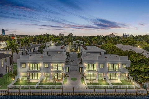 Adosado en venta en Dania Beach, Florida, 3 dormitorios, 193.24 m2 № 2036048 - foto 4