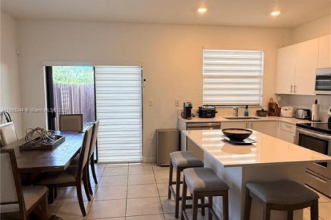 Touwnhouse à louer à Miami, Floride: 3 chambres № 1945275 - photo 16