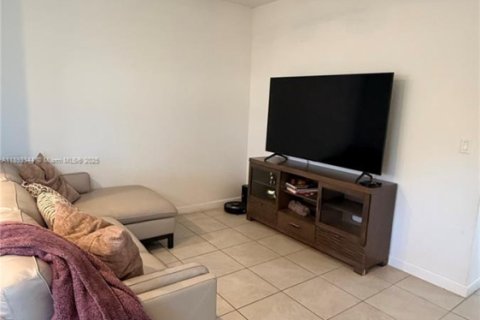 Touwnhouse à louer à Miami, Floride: 3 chambres № 1945275 - photo 9