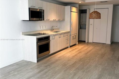 Copropriété à louer à Miami, Floride: 1 chambre, 63.55 m2 № 1944446 - photo 1