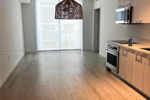 Copropriété à louer à Miami, Floride: 1 chambre, 63.55 m2 № 1944446 - photo 2