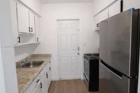 Apartamento en Miami Beach, Florida 1 dormitorio № 2024275