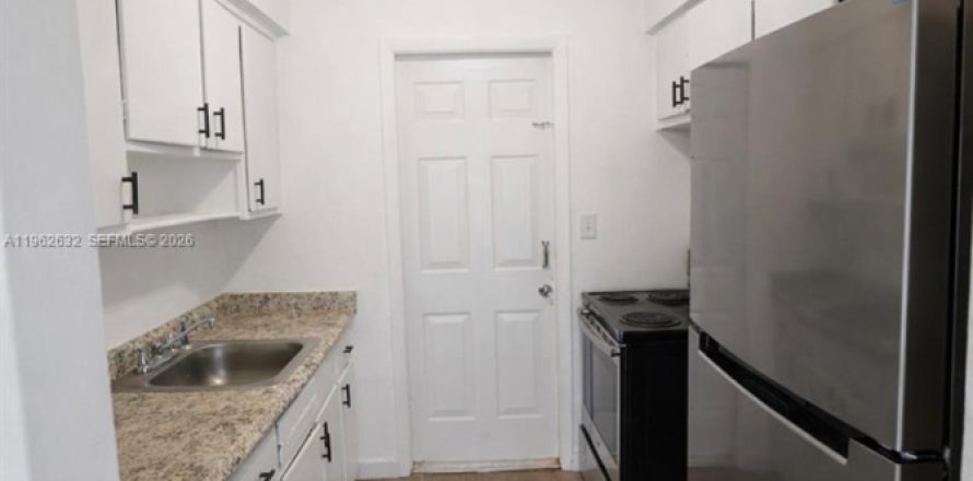 Apartamento en Miami Beach, Florida 1 dormitorio № 2024275