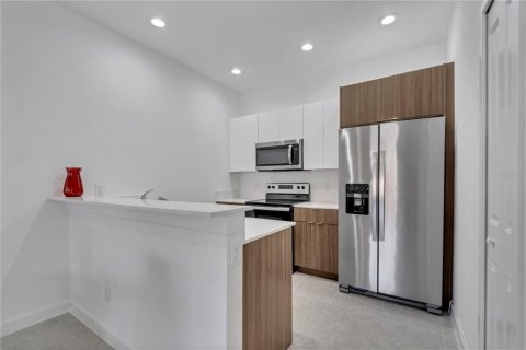 Casa en alquiler en Kissimmee, Florida, 2 dormitorios, 98.1 m2 № 1760168 - foto 9