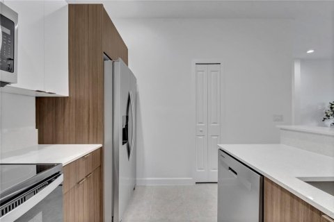 Casa en alquiler en Kissimmee, Florida, 2 dormitorios, 98.1 m2 № 1760168 - foto 16